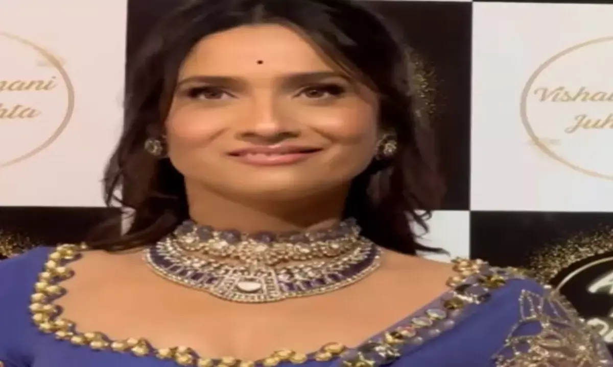 अंकिता लोखंडे का दिवाली पार्टी में ट्रेडिशनल लुक