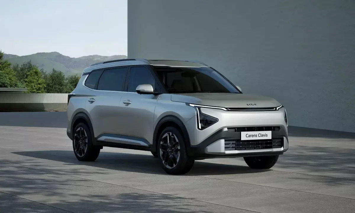 festive-season kia-india welcomes carens-clavis-ev-lineup