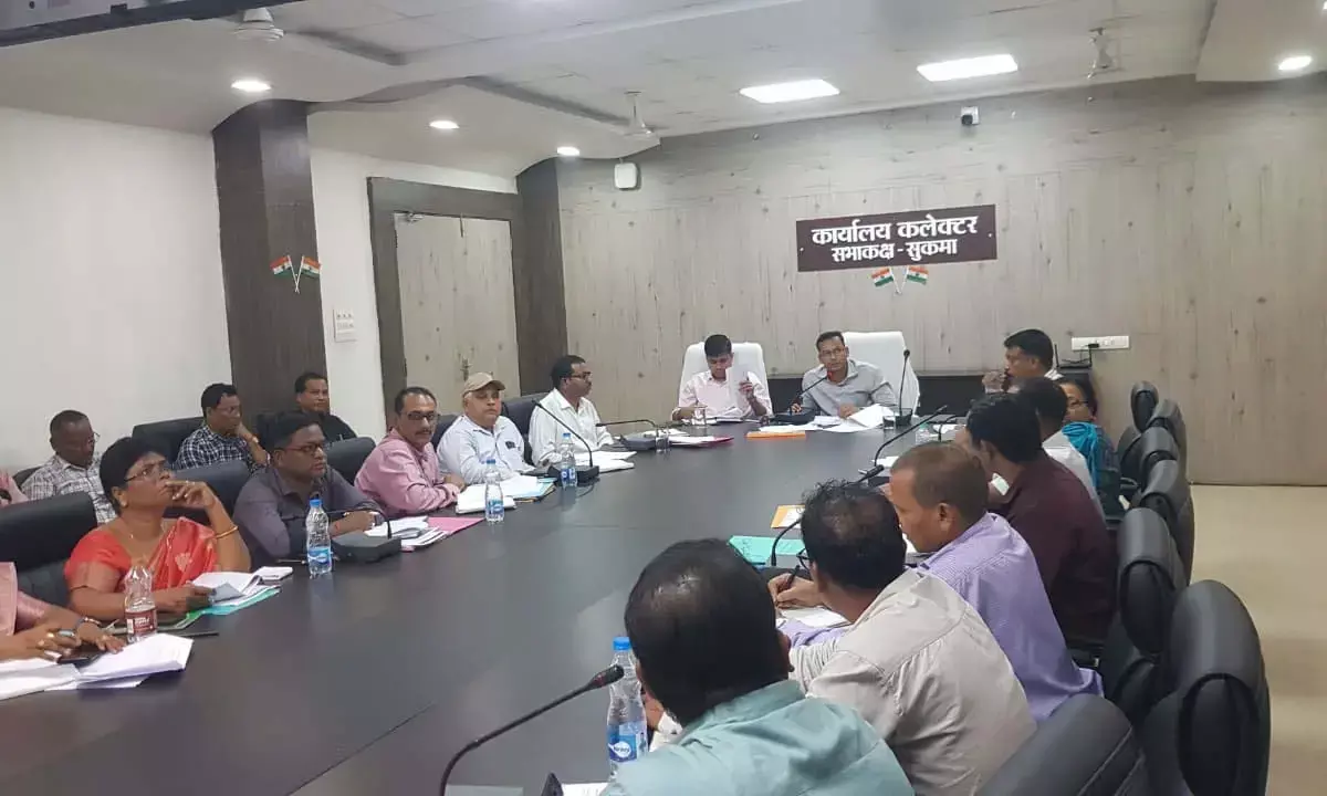 कलेक्टर देवेश कुमार ध्रुव