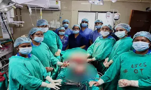 आंबेडकर अस्पताल में सफल ऑपरेशन : गर्भाशय की जगह पेट में विकसित हो गया था भ्रूण