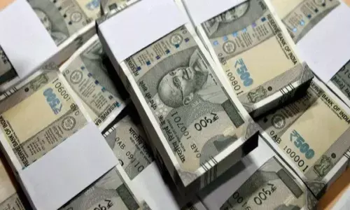 election-2025-paise-gift-bantne-par-saja-election-commission-rules