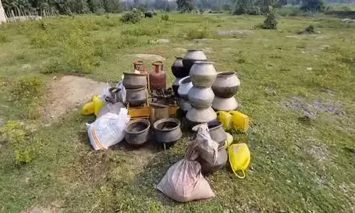 बंद गौठान में मिला अवैध शराब का जखीरा