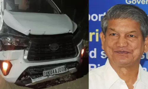 बाल-बाल बचे पूर्व CM हरीश रावत! काफिले की गाड़ियों में हुई टक्कर