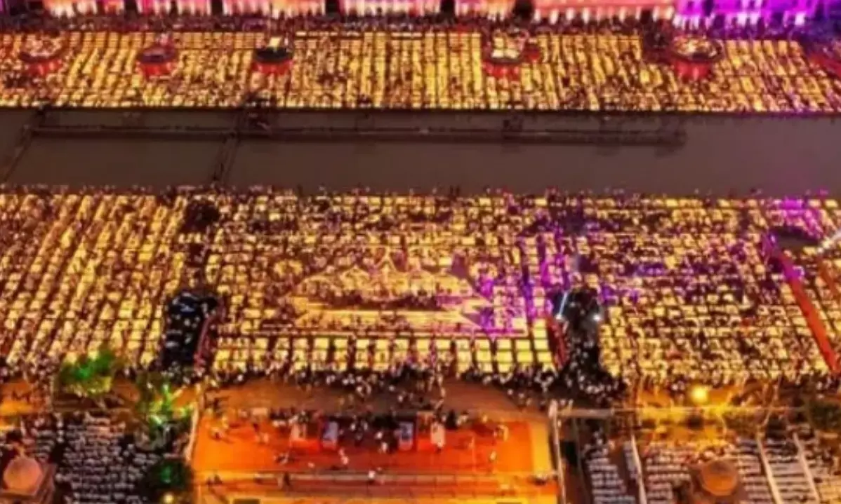 दीपोत्सव से पहले सरयू आरती में 21,000 भक्तों की अभूतपूर्व उपस्थिति