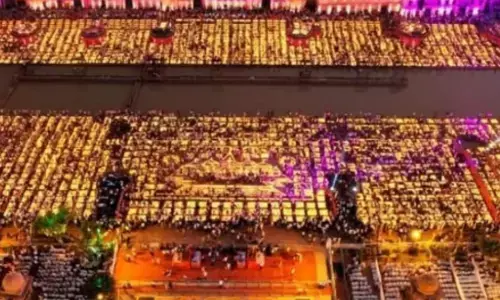 दीपोत्सव से पहले सरयू आरती में 21,000 भक्तों की अभूतपूर्व उपस्थिति