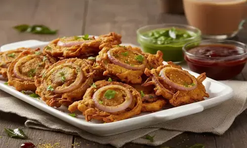 how to make onion pakoda at home