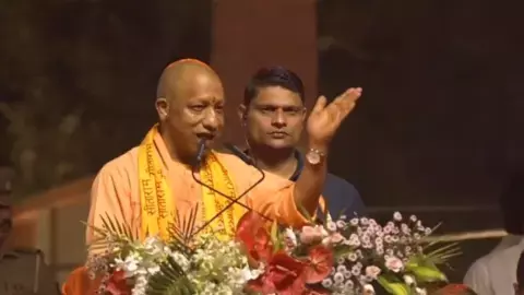 खजाना कब्रिस्तान की बॉउंड्री और सैफई महोत्सव पर खर्च होता था: सीएम योगी