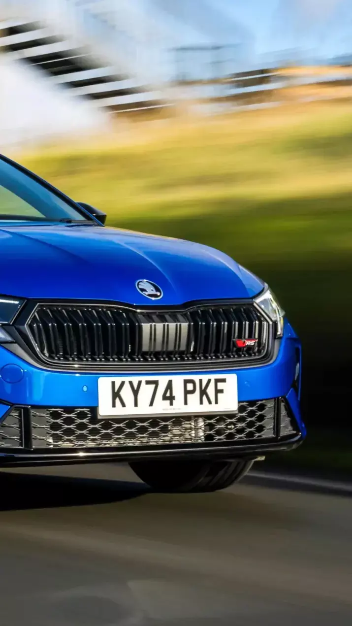 50 लाख रुपये की कीमत पर लॉन्च हुई स्कोडा ऑक्टेविया RS, 20 मिनट में ही हो गई आउट ऑफ स्टॉक!