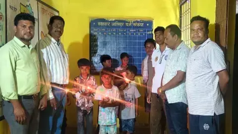 दीपावली पर ज्ञान के मंदिरों में जले दीप