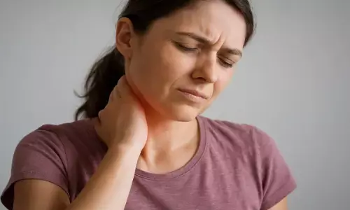 गर्दन में होने लगे दर्द तो क्या करें गर्दन में होने लगे दर्द तो क्या करें