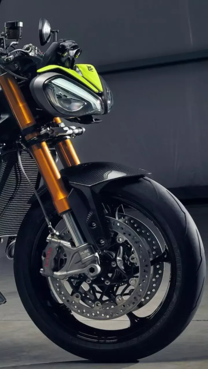 दिवाली के मौके पर लॉन्च हुई Triumph Speed Triple 1200 RX, कीमत होश उड़ाने वाली