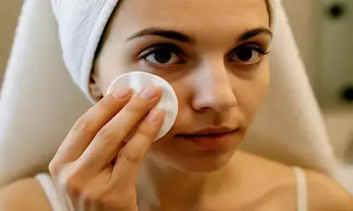 मेकअप हटाने का आसान तरीका