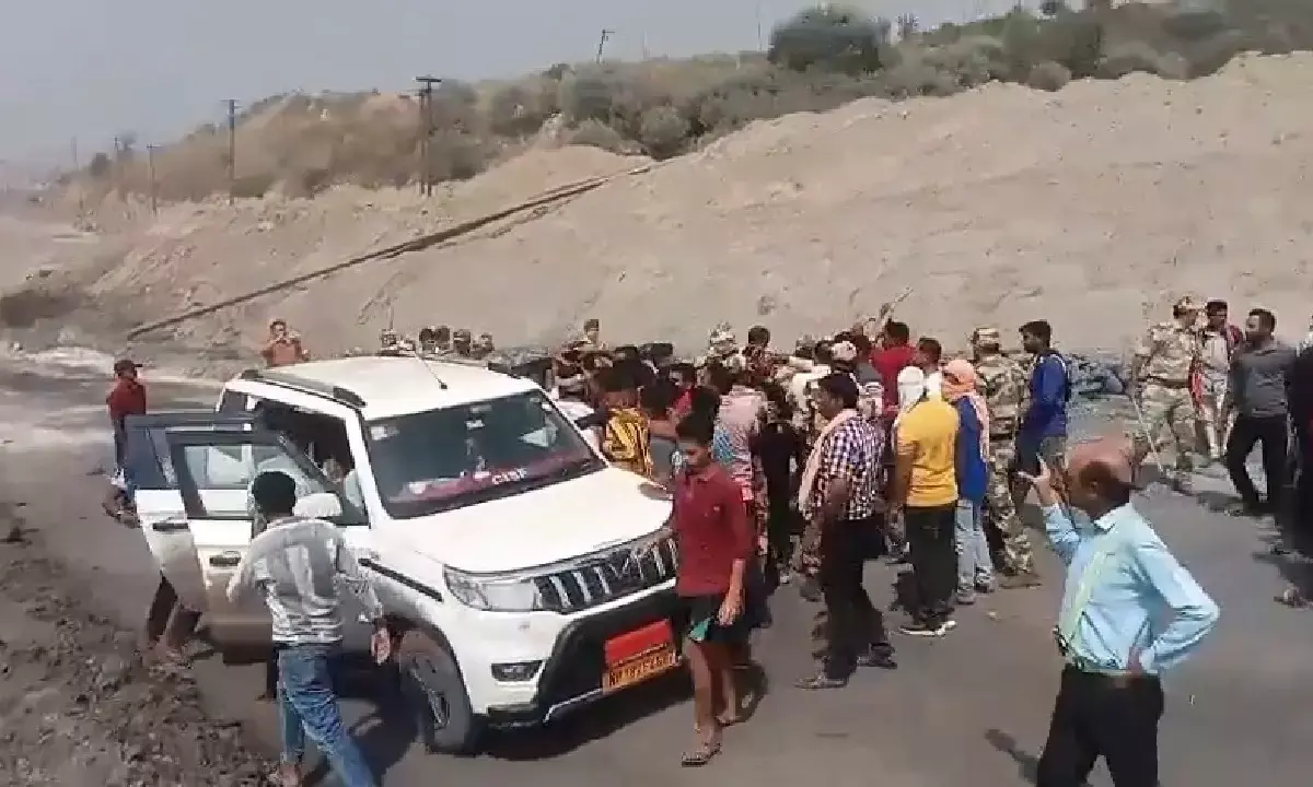 SECL की गेवरा खदान में बवाल : सीआईएसएफ ने प्रदर्शनकारी विस्थापितों पर किया लाठीचार्ज