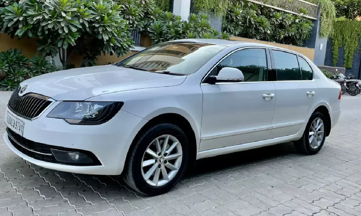 स्कोडा की ये कार फुल टैंक पर 2831 किलोमीटर दौड़ी, 42Km का माइलेज दिया