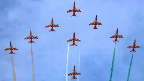 सूर्य किरण से प्रभावित होंगी नियमित उड़ानें :  दो दिन अभ्यास और 5 नवंबर को हो रहा शो, बदलेगी टाइमिंग