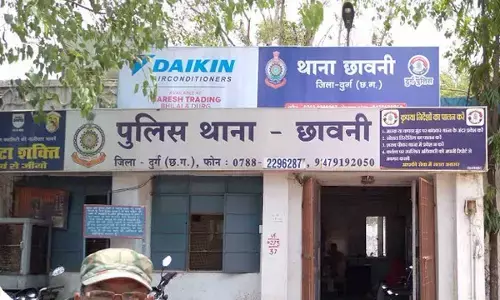 भिलाई में मवेशी के साथ कू्रता : शरीर पर मिले धारदार हथियार के 50 से ज्यादा घाव, आक्रोशित लोगों ने थाने के सामने किया प्रदर्शन