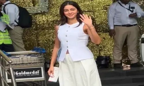 एक्ट्रेस अनन्या पांडे स्टाइलिश लुक