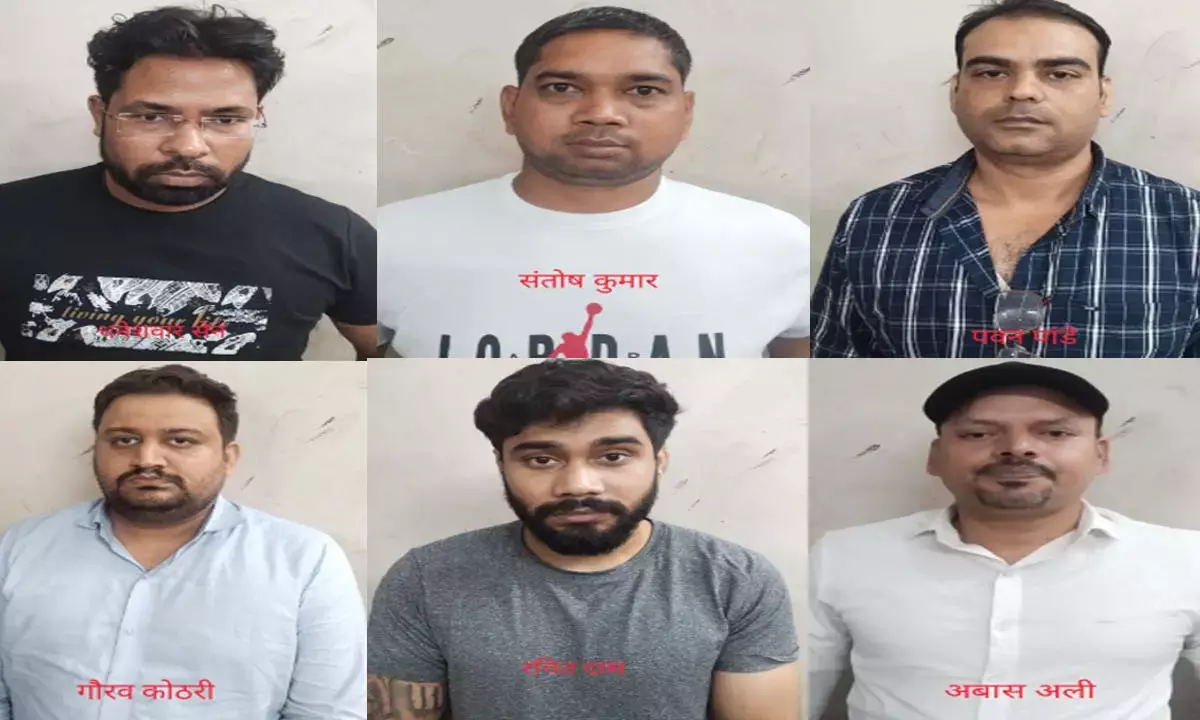 दो जगहों पर पुलिस की रेड में 6 आरोपी गिरफ्तार, आपत्तिजनक सामग्री भी जब्त