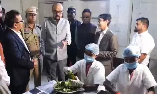 वनधन विकास केंद्र का निरीक्षण किया, बोले- यह है ग्रामीण सशक्तिकरण का मॉडल वनधन विकास केंद्र का निरीक्षण किया, बोले- यह है ग्रामीण सशक्तिकरण का मॉडल