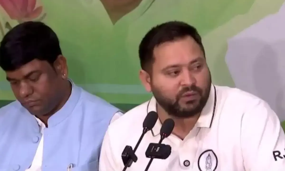 तेजस्वी यादव ने किया बड़ा ऐलान, बोले- सरकार बनी तो पंचायत प्रतिनिधियों को मिलेगी पेंशन, 50 लाख का बीमा तेजस्वी यादव ने किया बड़ा ऐलान, बोले- सरकार बनी तो पंचायत प्रतिनिधियों को मिलेगी पेंशन, 50 लाख का बीमा