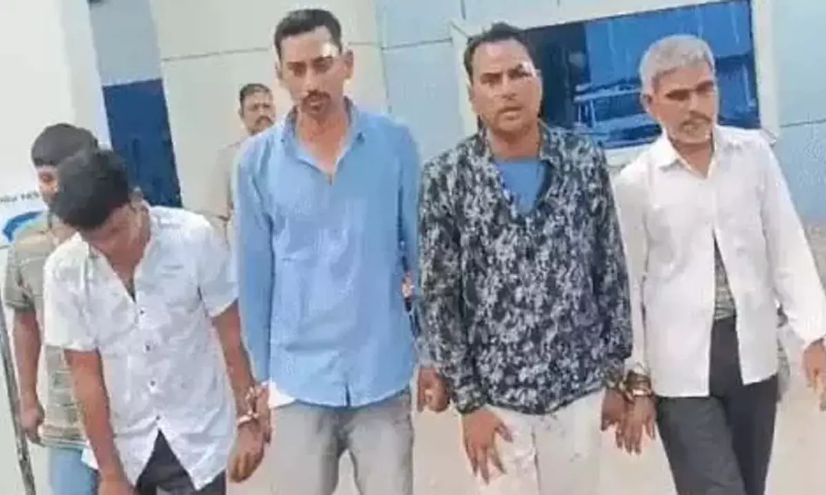 भिलाई में शराब पार्टी कर रहे पांच युवक गिरफ्तार