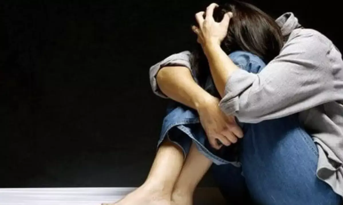 हैवानियत! मां के प्रेमी ने 8 साल की मासूम को नशीली गोलियां खिलाकर करता रहा रेप!