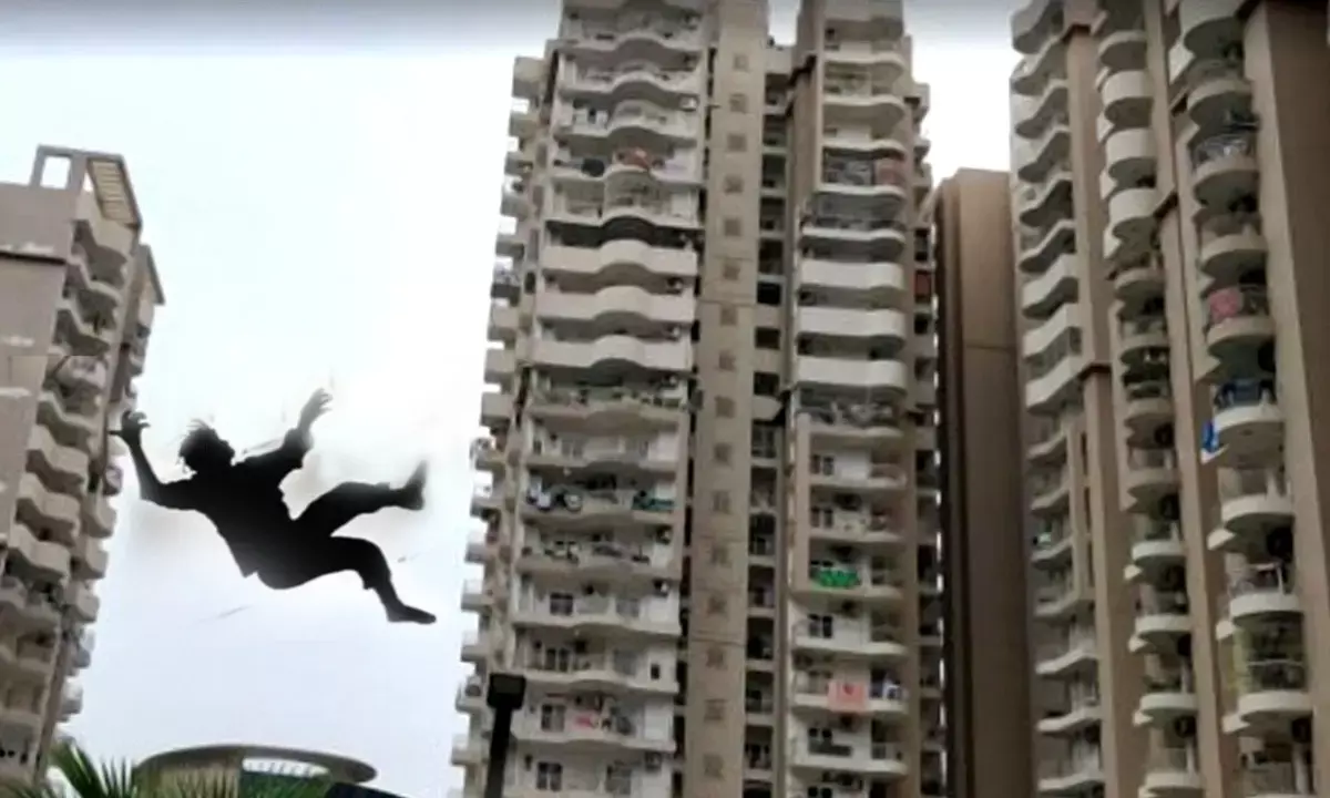 Youth Died By Falling From Building