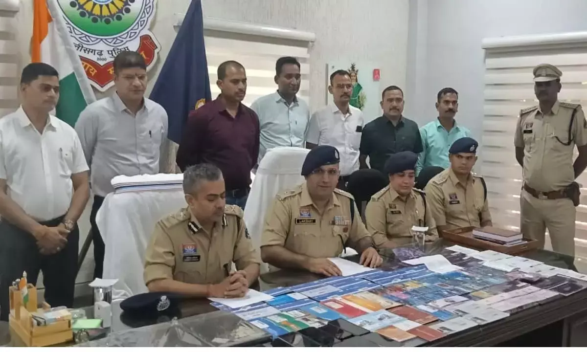 खैरागढ़ से 64 हजार की ठगी की जांच हुई तो बड़ा गिरोह फूटा, 8 आरोपी गिरफ्तार