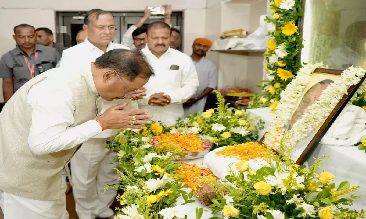 कोरबा पहुंचे सीएम साय : पगड़ी रस्म कार्यक्रम में पूर्व विधानसभा उपाध्यक्ष बनवारी लाल अग्रवाल को दी श्रद्धांजलि