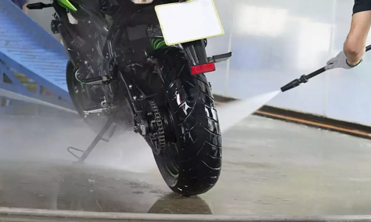 how-to-wash-bike at home know easy tips
