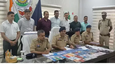 खैरागढ़ से 64 हजार की ठगी की जांच हुई तो बड़ा गिरोह फूटा, 8 आरोपी गिरफ्तार