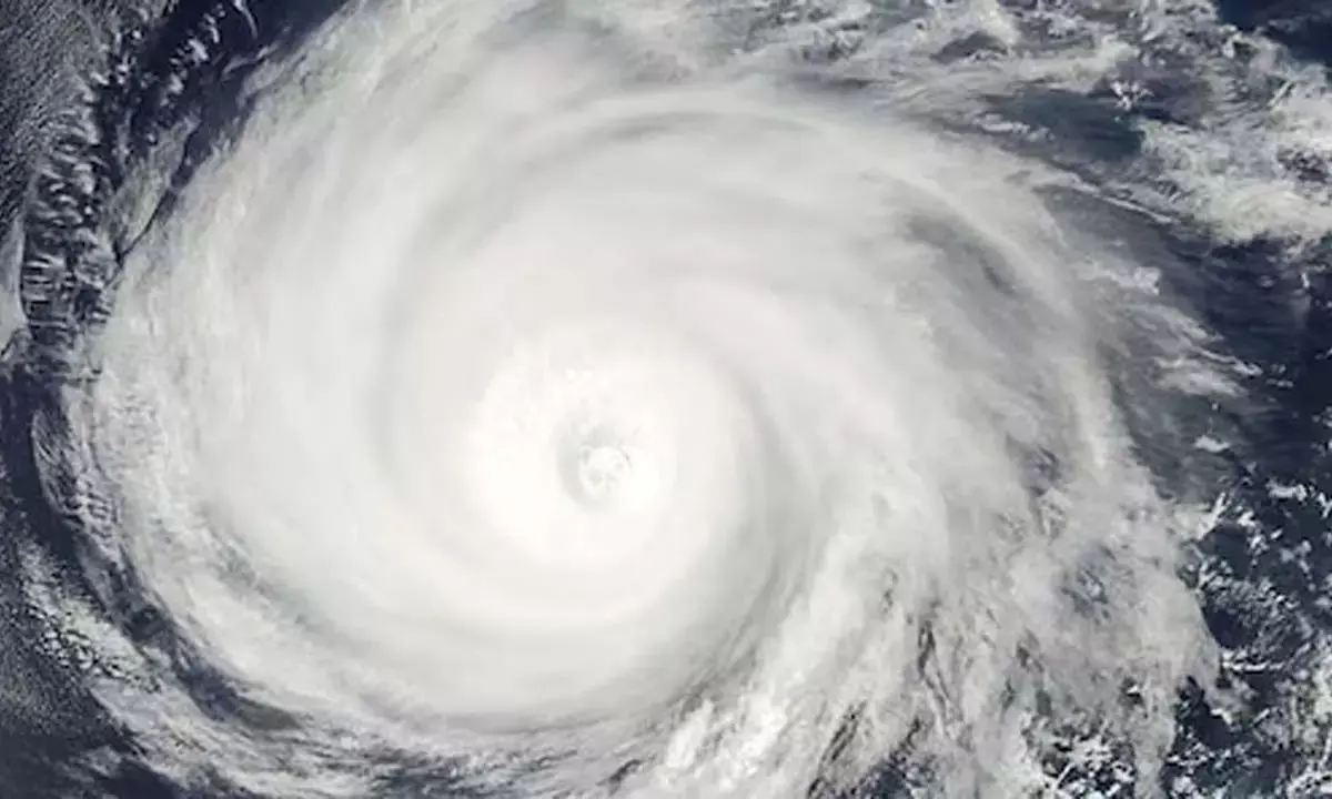 आ रहा मोंथातूफान : 50 किमी. प्रतिघंटा की रफ्तार से चलेगी हवा, बस्तर में होगी भारी बारिश आ रहा मोंथातूफान : 50 किमी. प्रतिघंटा की रफ्तार से चलेगी हवा, बस्तर में होगी भारी बारिश