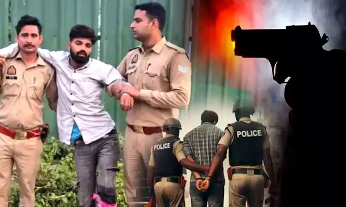 Encounter between police and criminals  Ghaziabad two injured firing