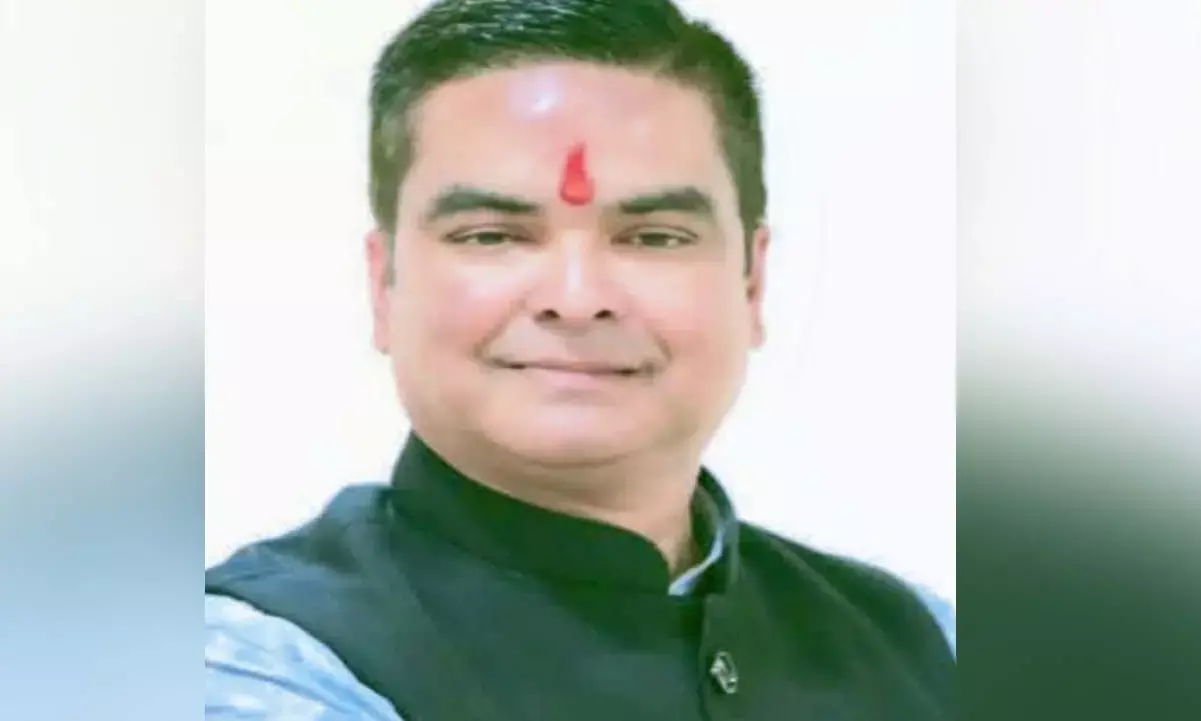 विधायक रिकेश सेन की एक और पहल : पटाखे से झुलसे दिव्यांश के भी इलाज की ली जिम्मेदारी विधायक रिकेश सेन की एक और पहल : पटाखे से झुलसे दिव्यांश के भी इलाज की ली जिम्मेदारी