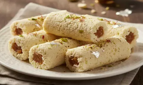 how to make kalakand roll sweet dish