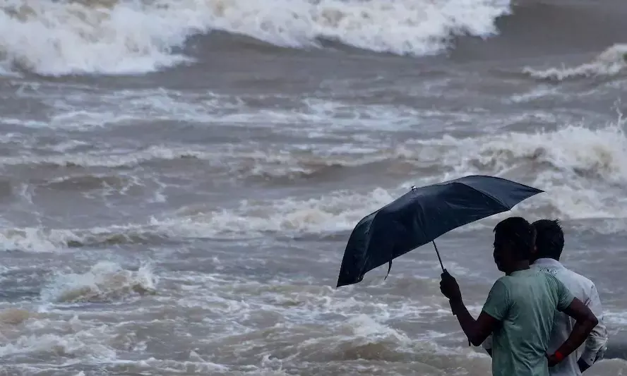 भारी बारिश के बीच 1 की मौत, IMD ने बताया अगले 12 घंटे में क्या होगा भारी बारिश के बीच 1 की मौत, IMD ने बताया अगले 12 घंटे में क्या होगा