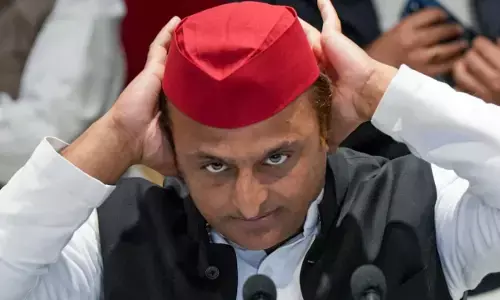 सपा ने चुनाव आयोग से की शिकायत; लगाया जाति और धर्म पर नियुक्ति का आरोप!