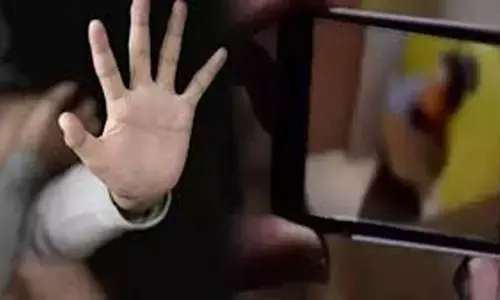 किशोरी को ब्लैकमेल करने वाला किशोर गिरफ्तार : कोचिंग में दोस्ती कर खींच ली अश्लील तस्वीरें, वायरल करने की दी धमकी