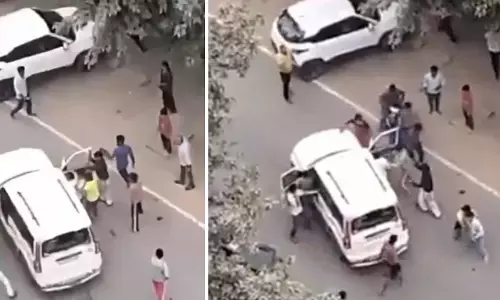 8 people attacked the car rider