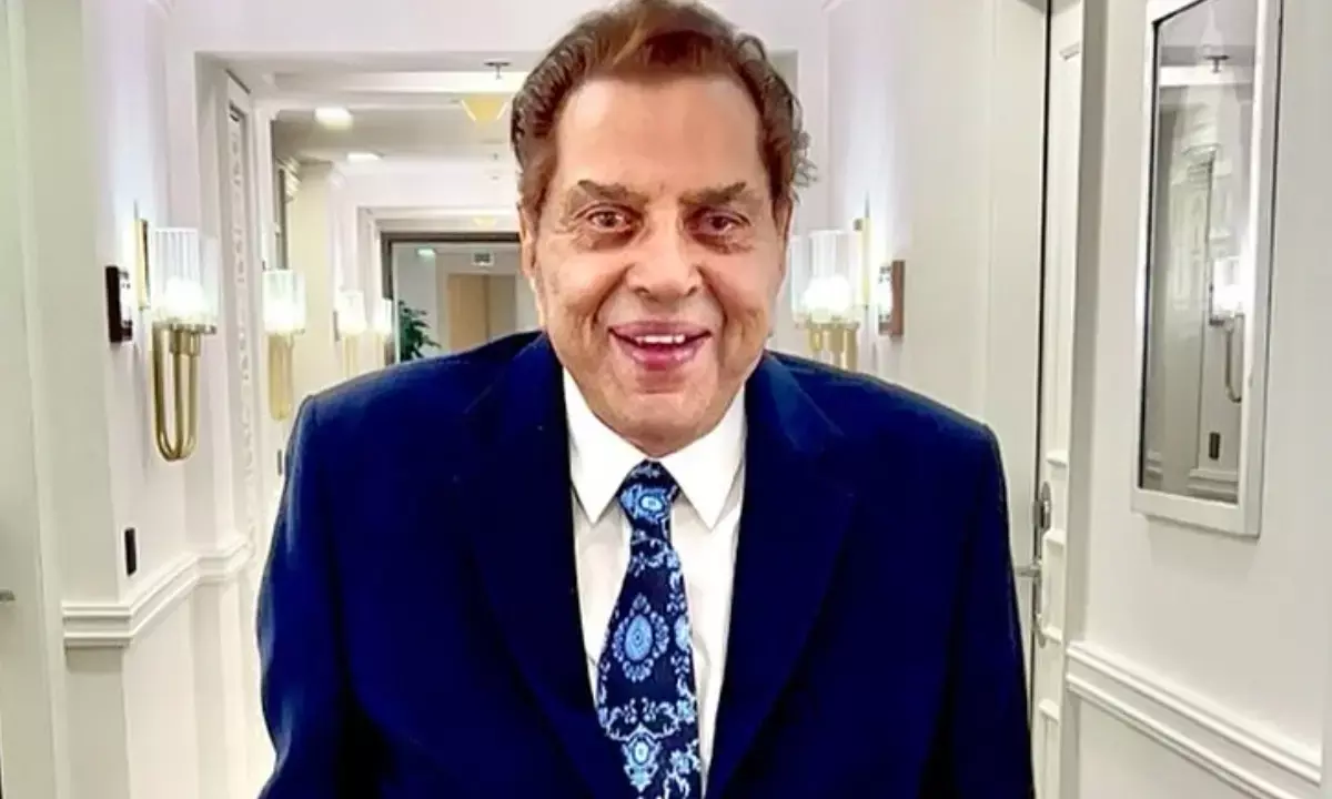 अभिनेता धर्मेंद्र को मुंबई के ब्रीच कैंडी अस्पताल में भर्ती कराया गया है।