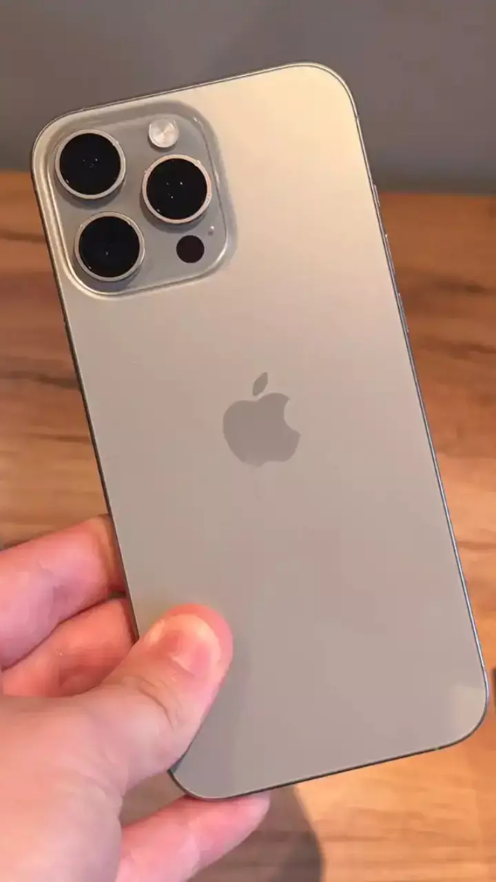 iPhone 16 Pro पर मिल रहा है 20,000 रुपये तक का भारी डिस्काउंट, देखें