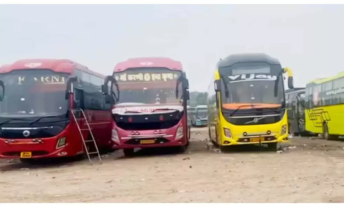 शादी सीजन से पहले बस ऑपरेटर की हड़ताल, 3 लाख यात्री फंसे शादी सीजन से पहले बस ऑपरेटर की हड़ताल, 3 लाख यात्री फंसे