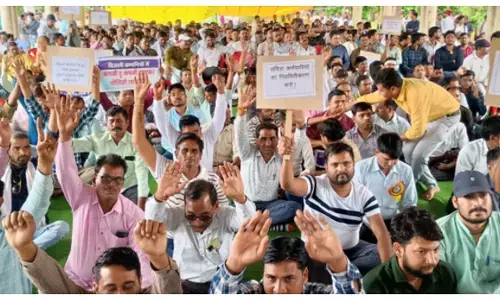 नियमितीकरण की मांग को लेकर देंगे धरना, जुड़ेंगे 55 जिलों के कर्मचारी