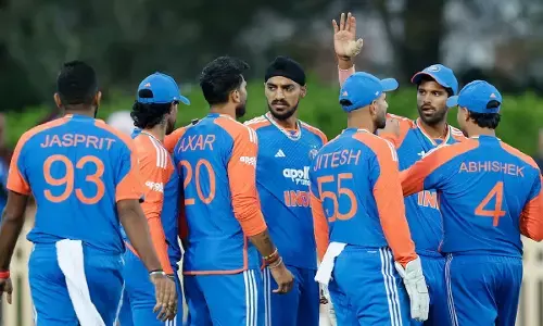 Australia scored 186 runs for 6 wickets in 20 overs. India now needs 187 runs to win.