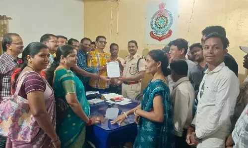 नाबालिग बाइकर्स गैंग ने मचाया शहर में आतंक : आक्रोशित टीचर्स एसोसिएशन ने टीआई को ज्ञापन सौंपकर की कार्रवाई की मांग