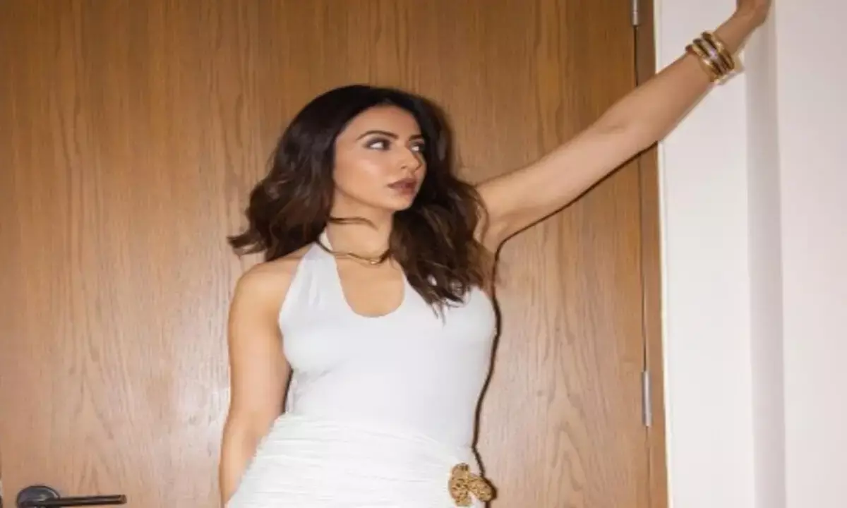 एक्ट्रेस रकुल प्रीत का स्टाइलिश लुक