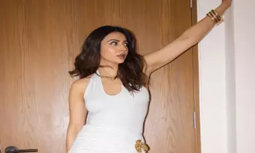 एक्ट्रेस रकुल प्रीत का स्टाइलिश लुक