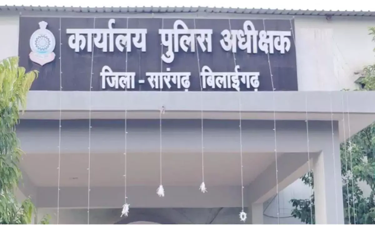 सारंगढ़-बिलाईगढ़ जिले में तबादला : महिला आरक्षकों समेत 80 पुलिसकर्मी भेजे गए इधर- उधर