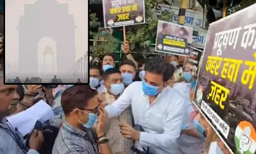Congress protests against Delhi air pollution Congress protests against Delhi air pollution