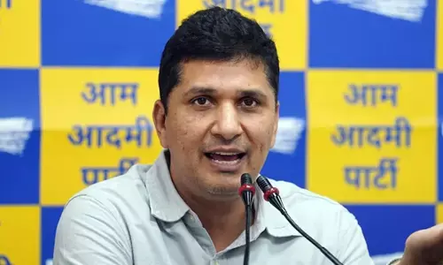 Saurabh Bhardwaj took a veiled dig at the government regarding the mountain of garbage Saurabh Bhardwaj took a veiled dig at the government regarding the mountain of garbage